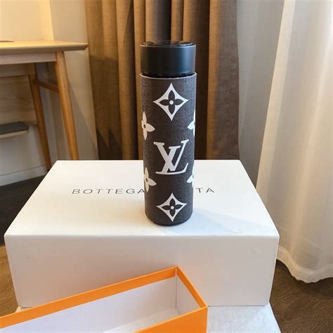 louis vuitton temperature display vacuum insulated thermos bottle 500ml|LOUIS VUITTON VACUUM THERMOS MUG UNBOXING.